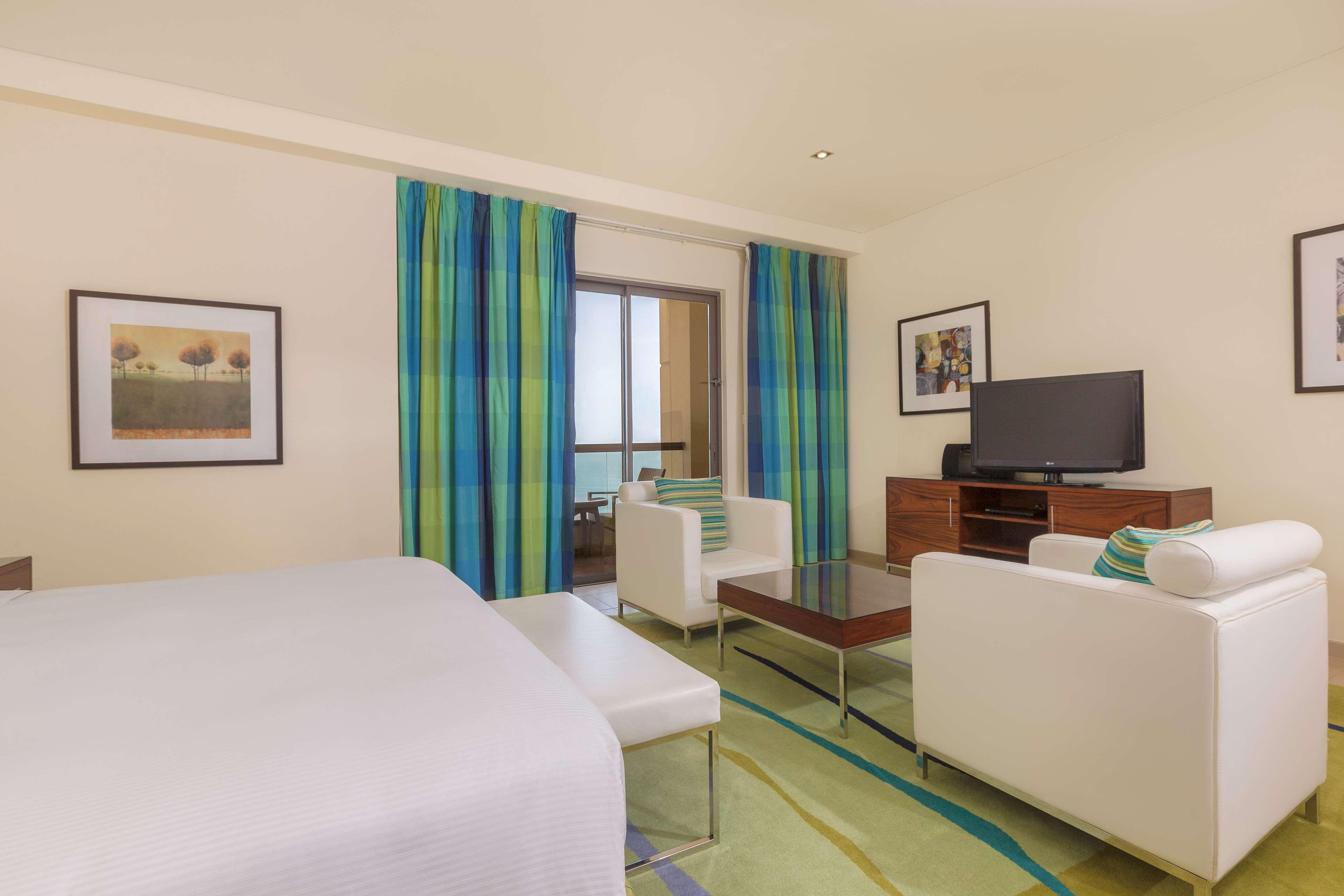 Hilton Dubai The Walk Hotel Exterior photo