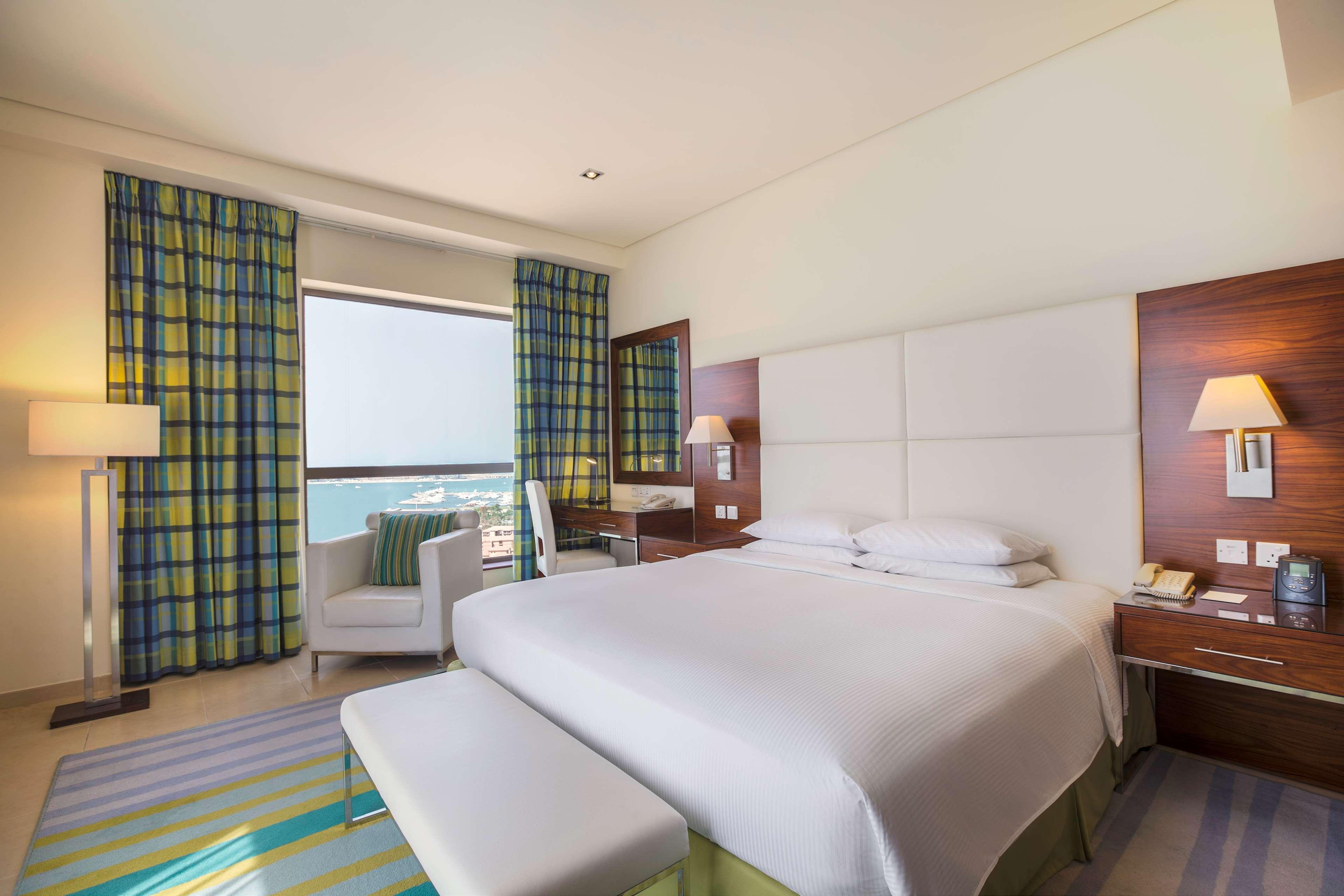 HOTEL HILTON DUBAI THE WALK DUBAI 4* (United Arab Emirates) - from US$ 121  | BOOKED