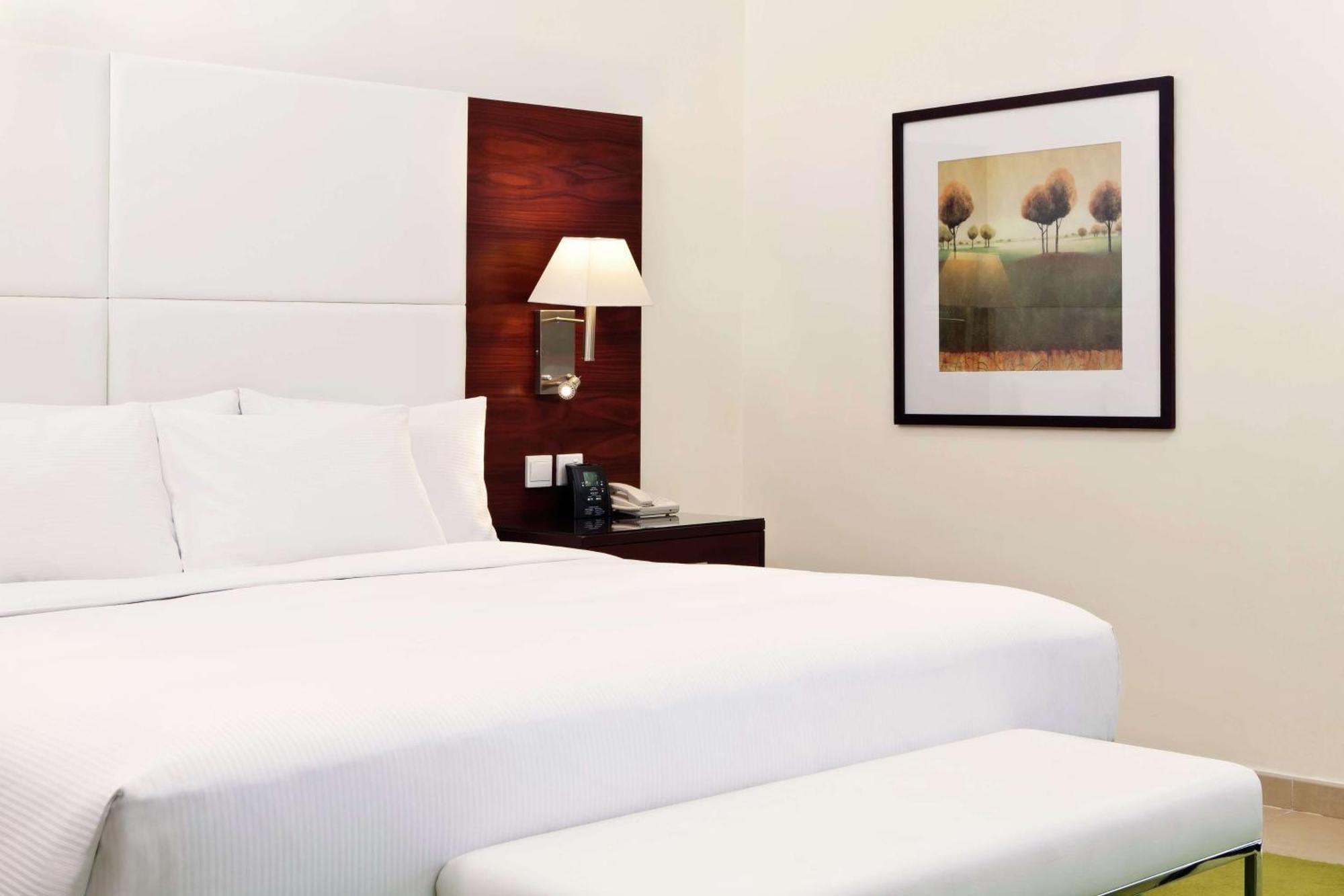Hilton Dubai The Walk Hotel Exterior photo
